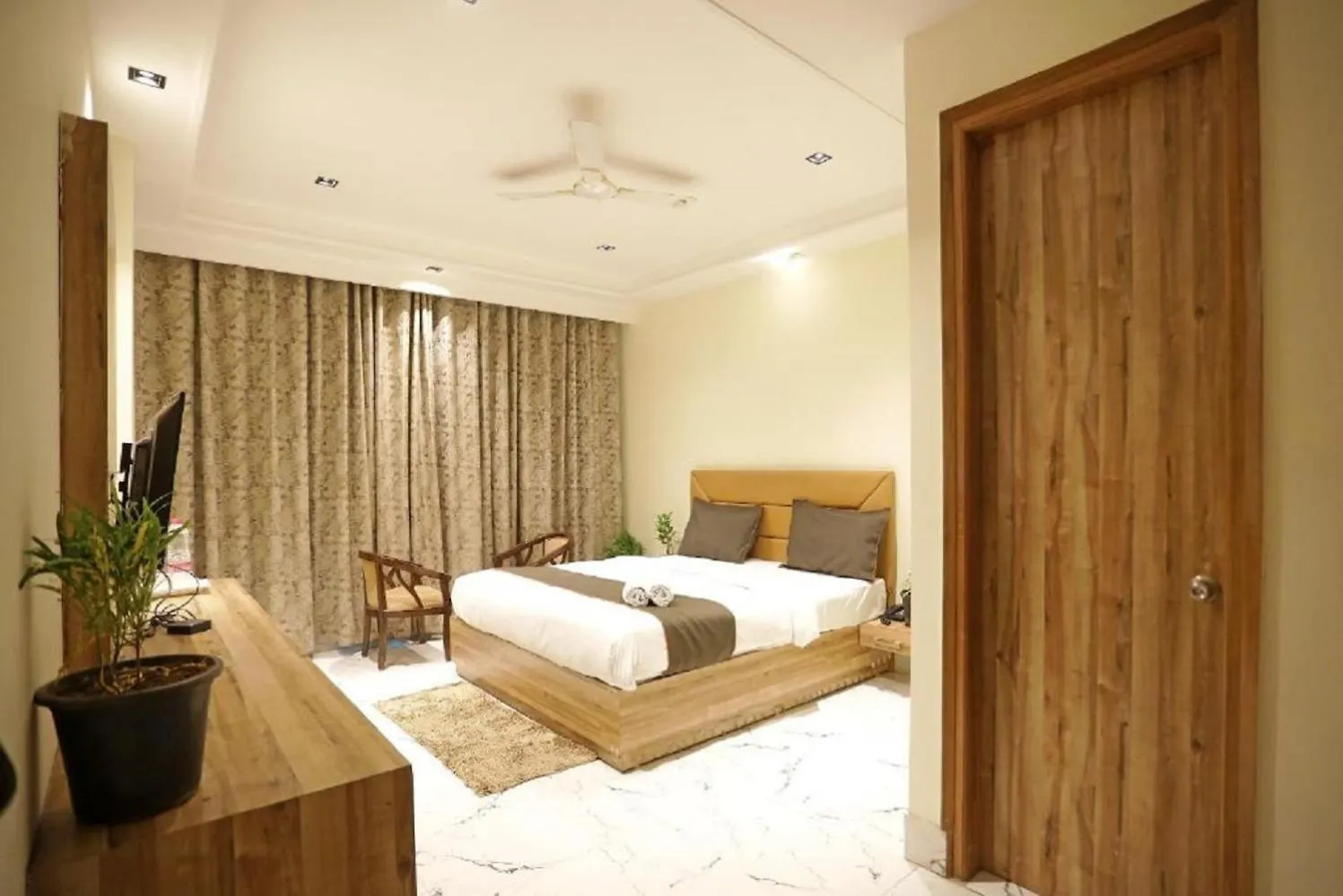 Hotel Royal Paradise By Kdson New Delhi 3*,