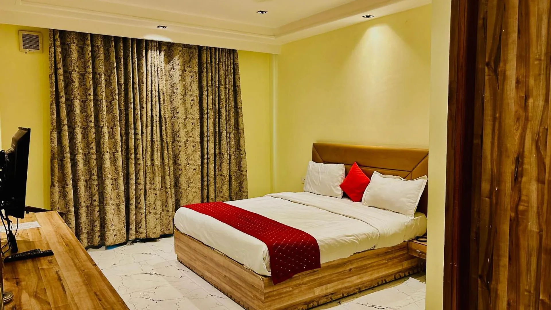 ***  Hotel Royal Paradise By Kdson New Delhi Indien